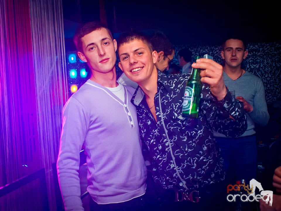 Petrecerea continuă în Club Life, 