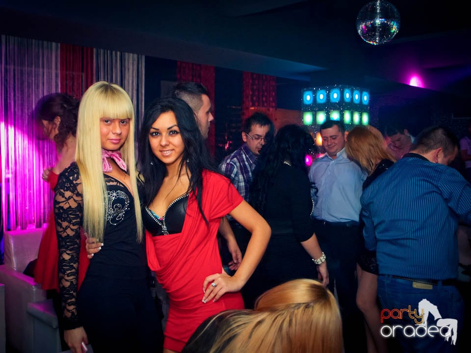 Petrecerea continuă în Club Life, 