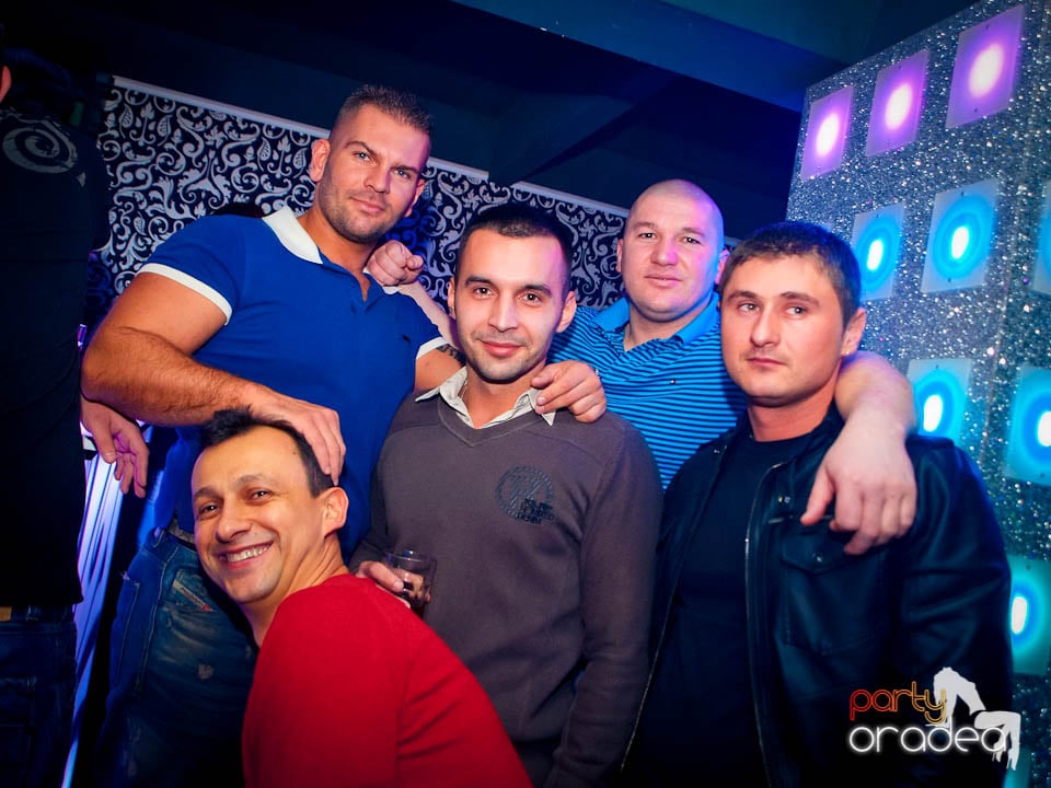 Petrecerea continuă în Club Life, 