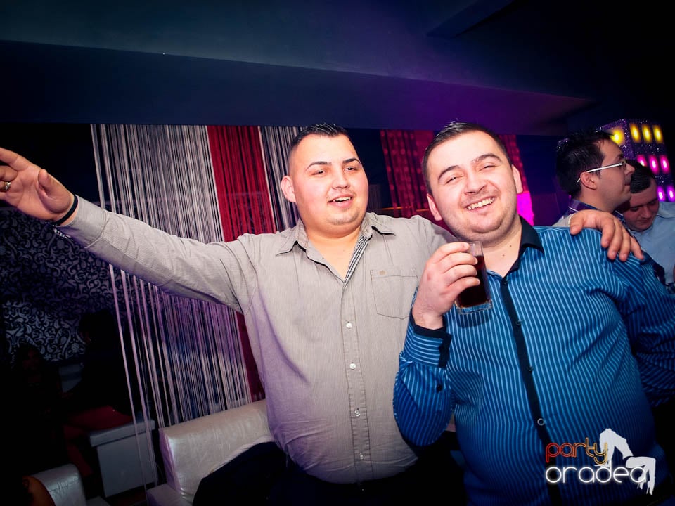 Petrecerea continuă în Club Life, 
