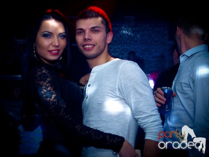 Petrecerea continuă în Club Life,