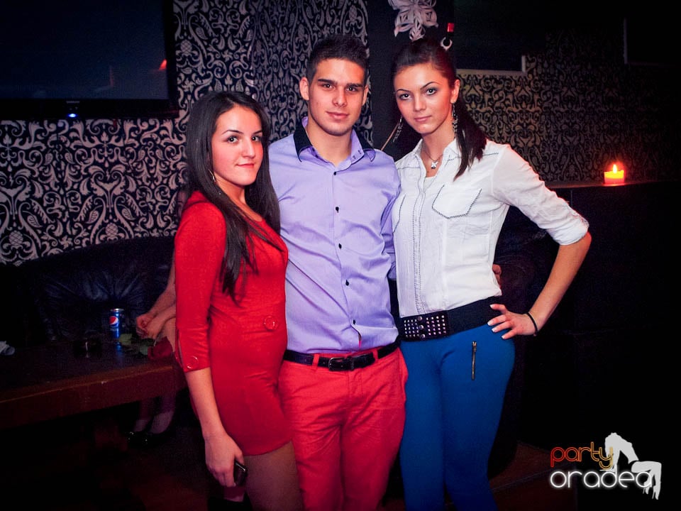 Petrecerea continuă în Club Life, 