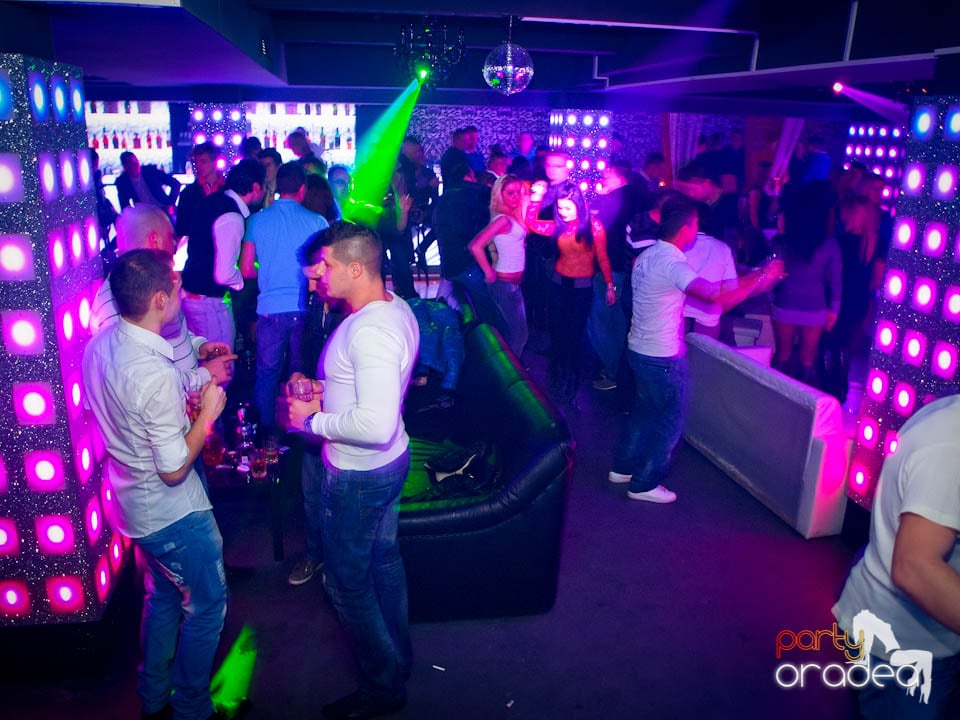 Petrecerea continuă în Club Life, 