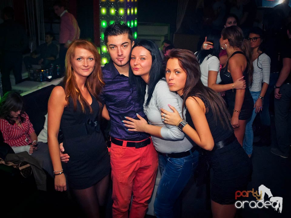 Petrecerea continuă în Club Life, 