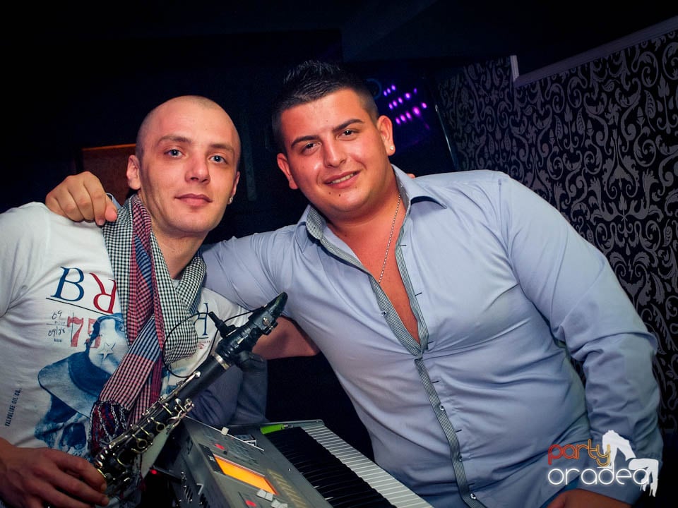 Petrecerea continuă în Club Life, 