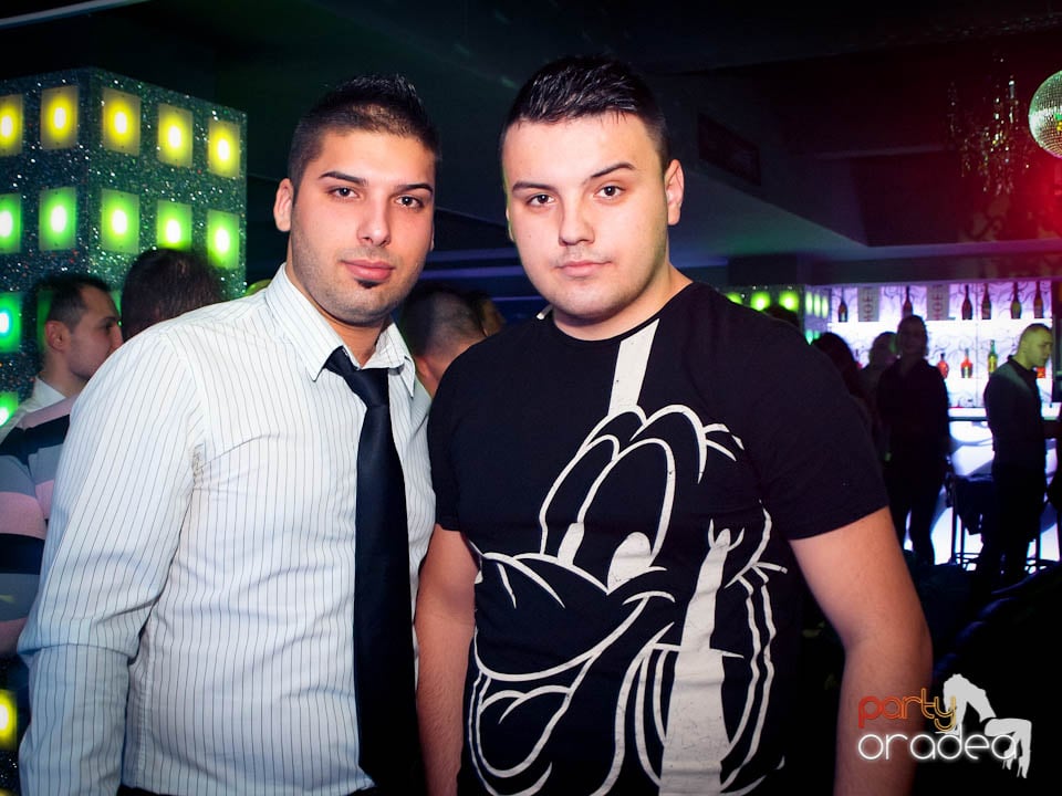 Petrecerea continuă în Club Life, 