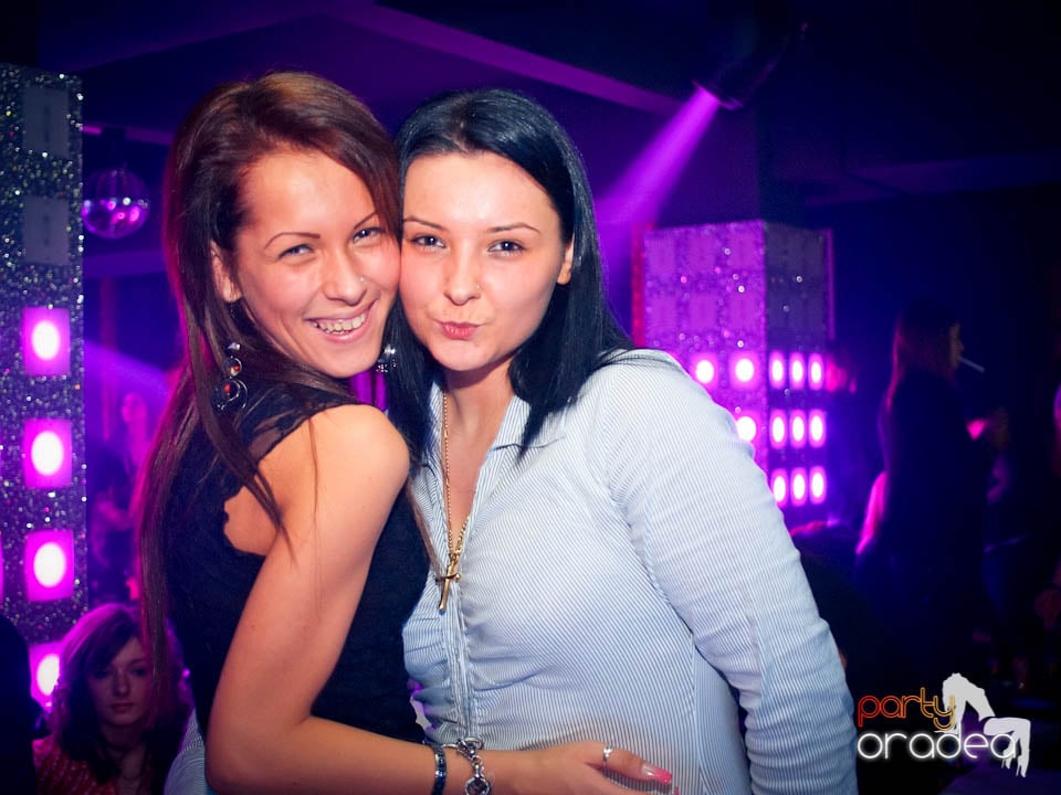 Petrecerea continuă în Club Life, 