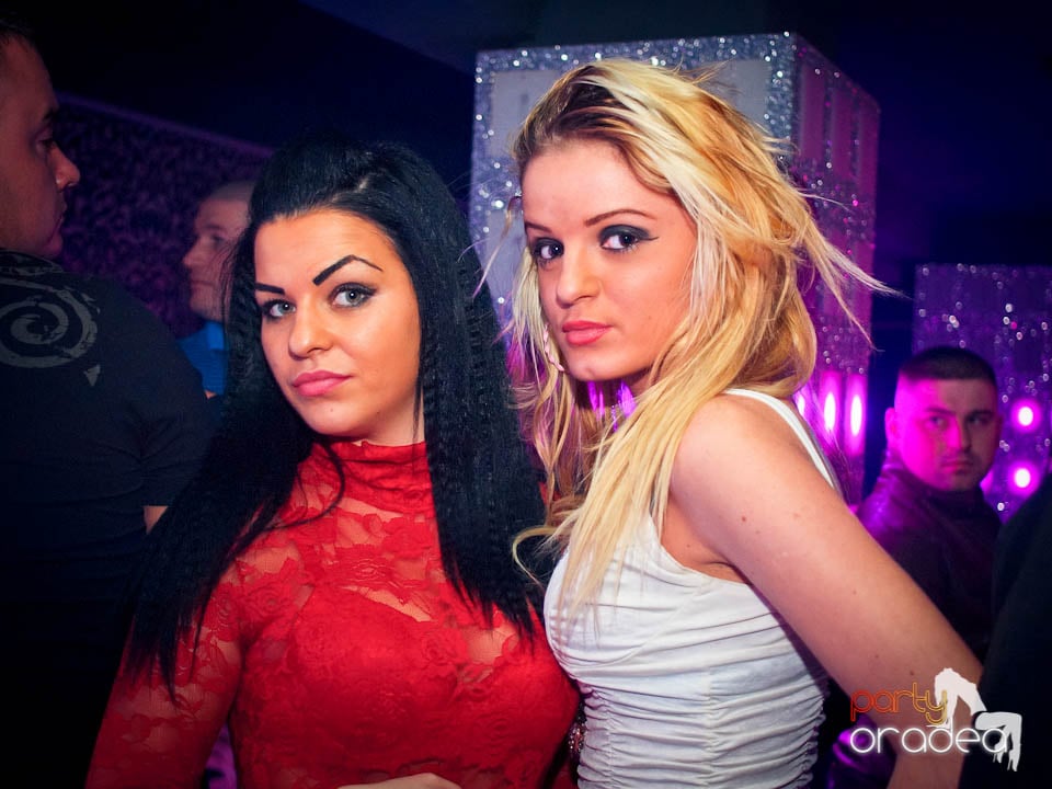 Petrecerea continuă în Club Life, 