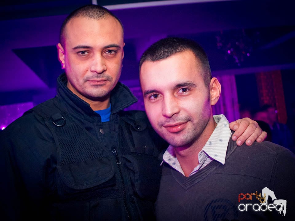 Petrecerea continuă în Club Life, 