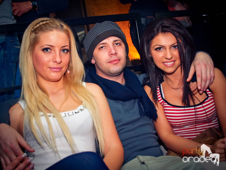 Petrecerea continuă în Club Life, 