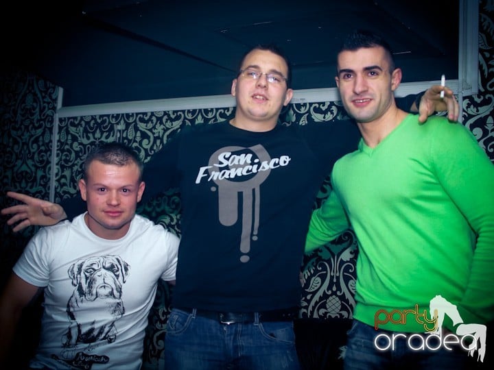 Petrecerea continuă în Club Life, 