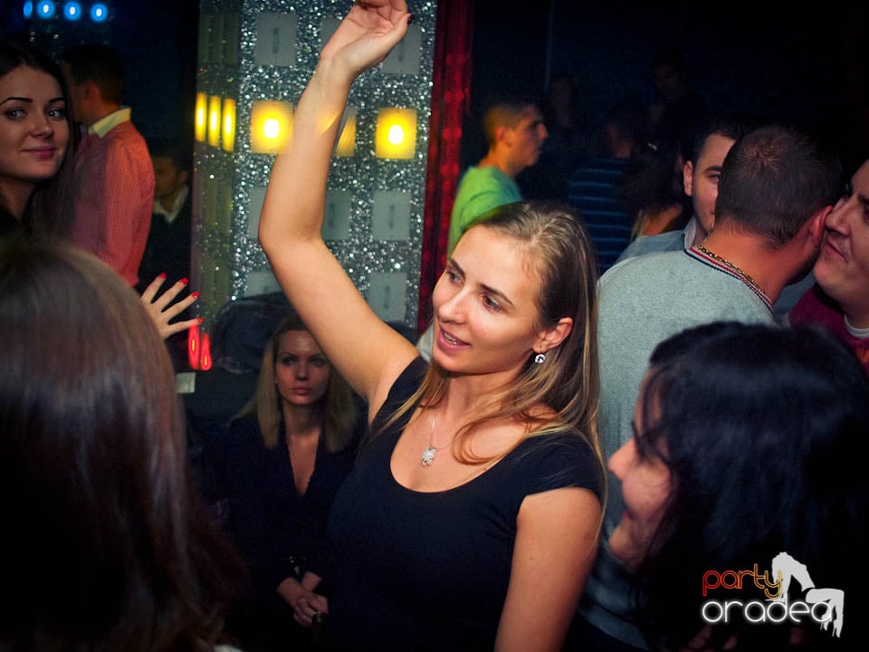 Petrecerea continuă în Club Life,