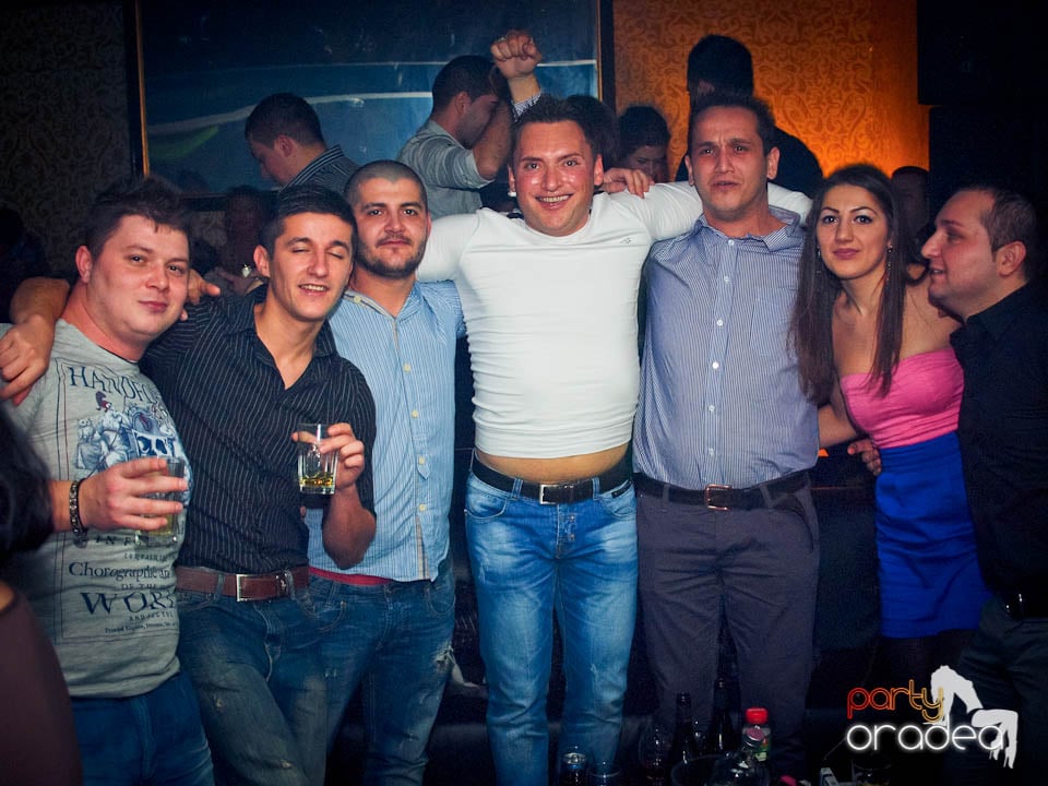 Petrecerea continuă în Club Life,