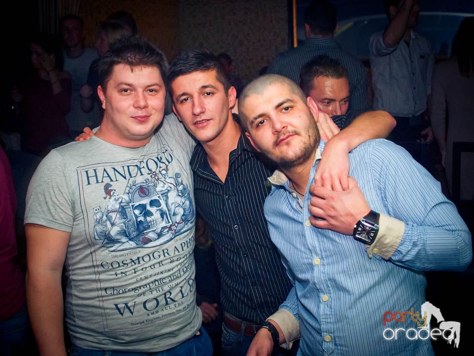 Petrecerea continuă în Club Life,