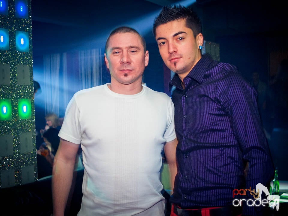 Petrecerea continuă în Club Life,