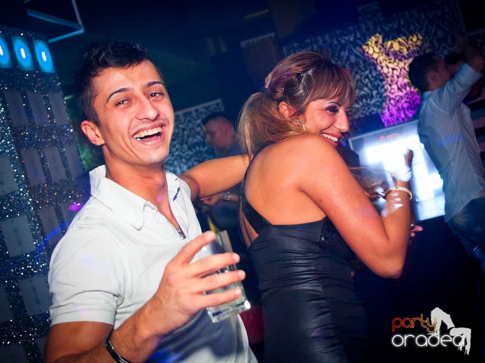 Petrecerea continuă în Club Life,