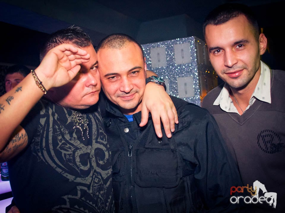 Petrecerea continuă în Club Life,