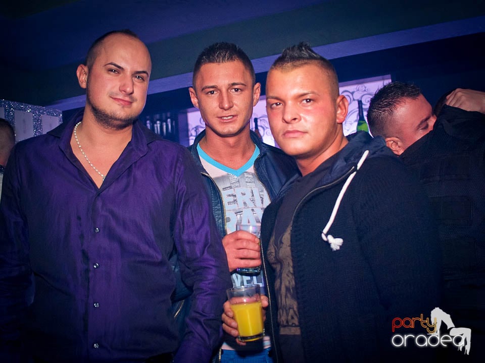 Petrecerea continuă în Club Life,