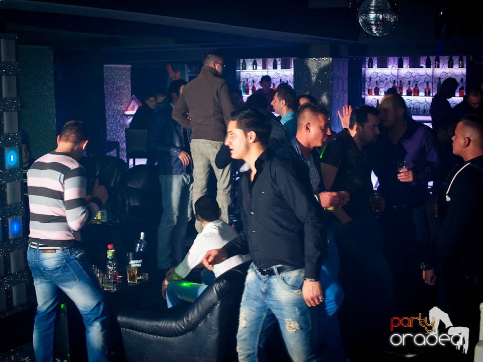 Petrecerea continuă în Club Life,