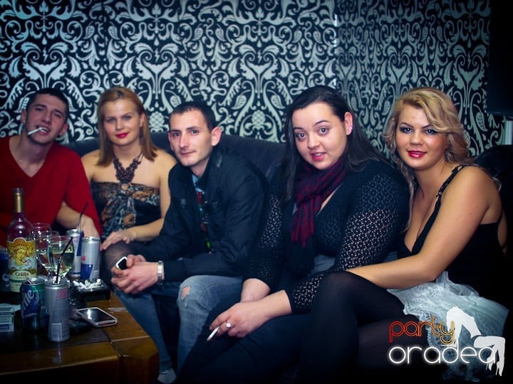Petrecerea continuă în Club Life,