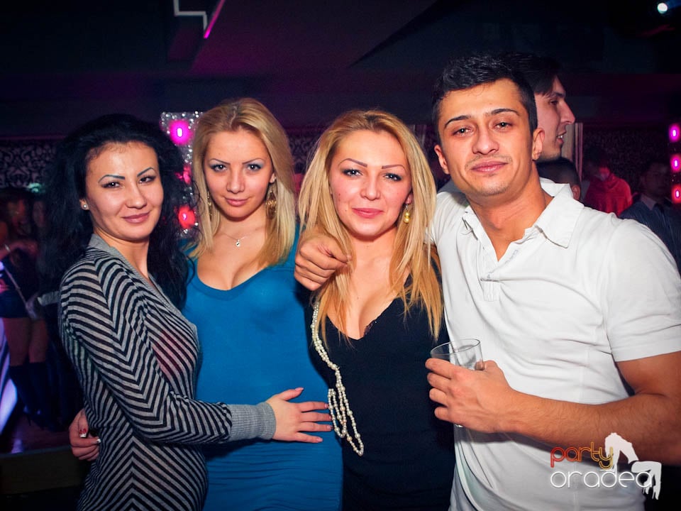 Petrecerea continuă în Club Life,