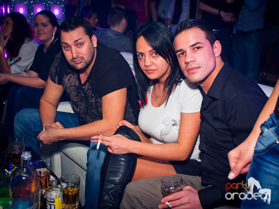Petrecerea continuă în Club Life,