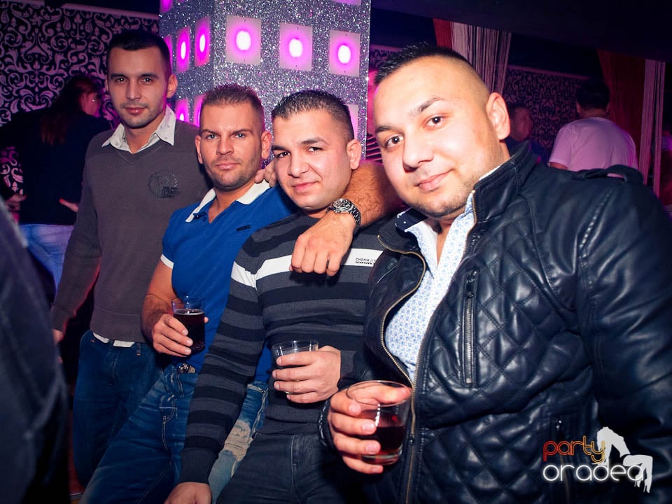 Petrecerea continuă în Club Life,