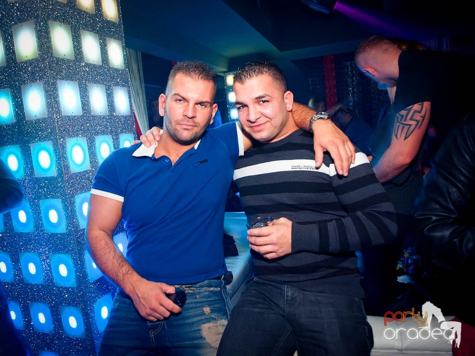 Petrecerea continuă în Club Life,