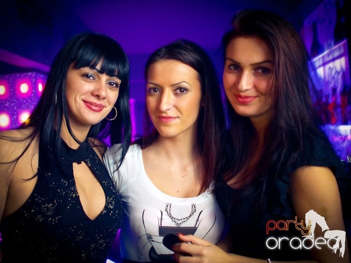 Petrecerea continuă în Club Life,