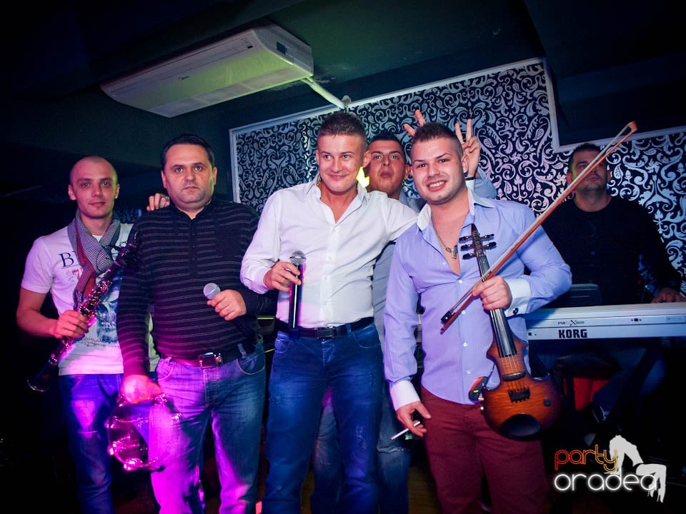 Petrecerea continuă în Club Life,