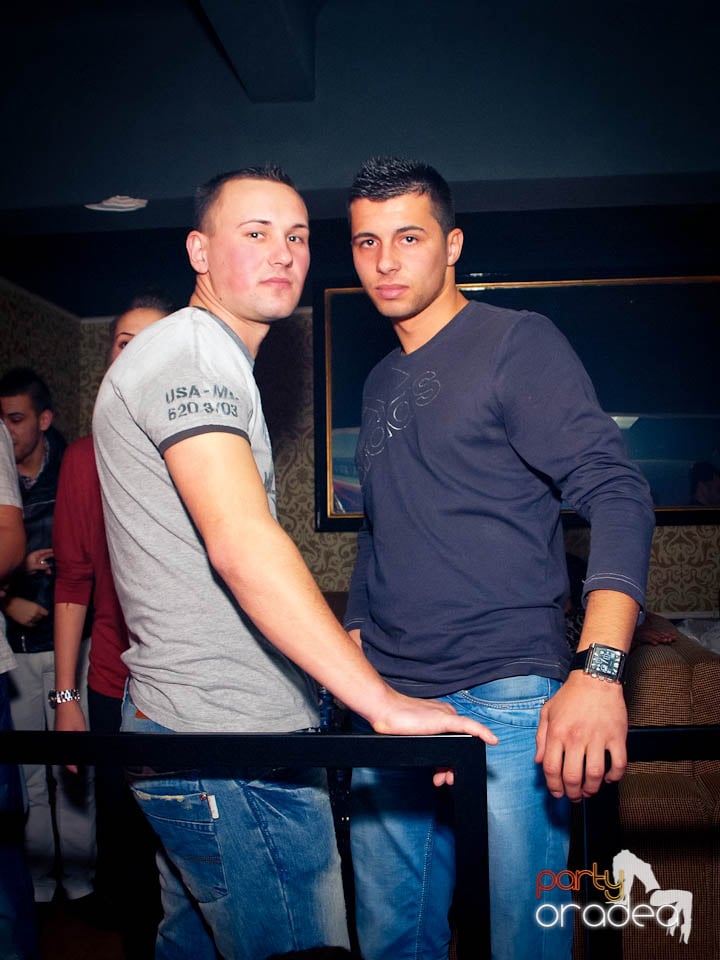 Petrecerea continuă în Club Life,