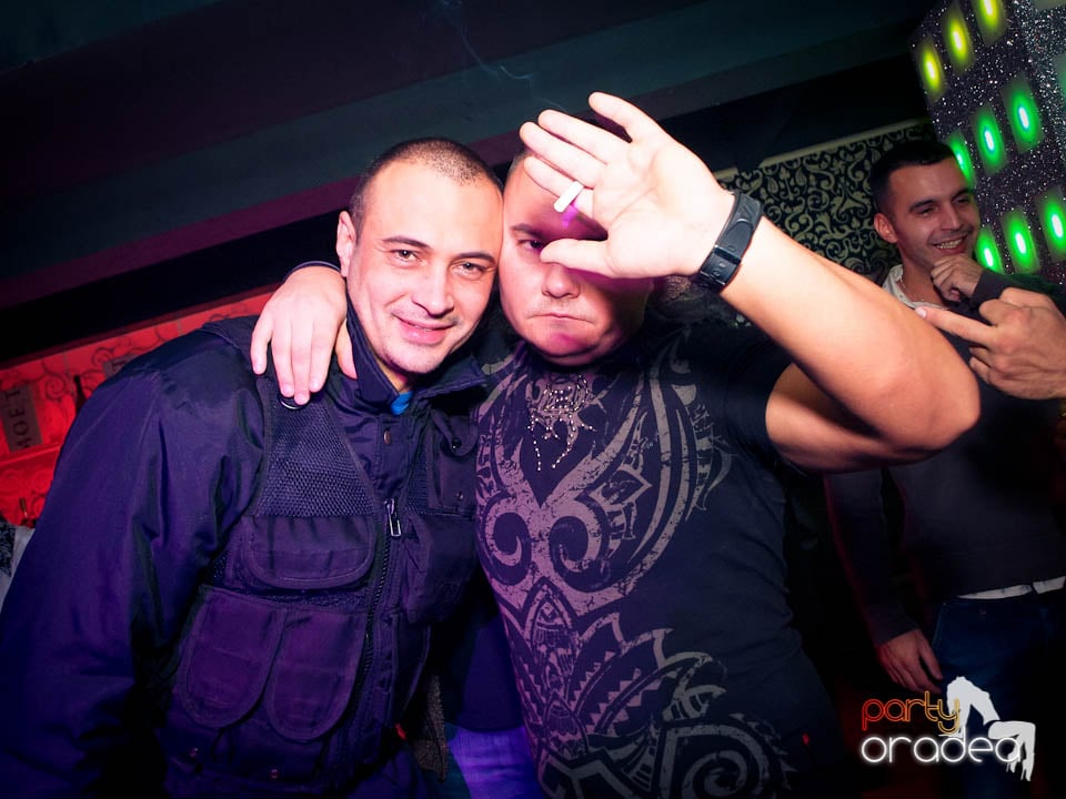 Petrecerea continuă în Club Life,