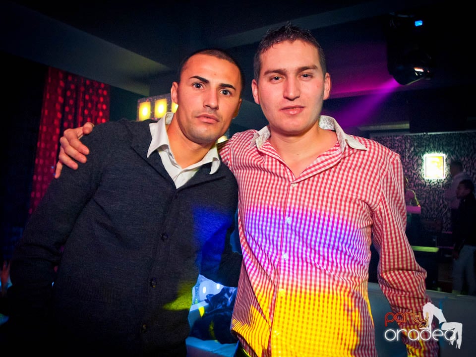 Petrecerea continuă în Club Life,