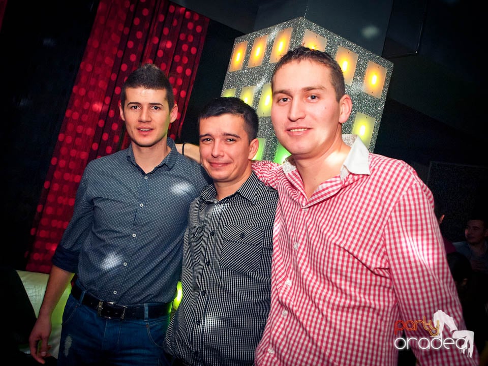 Petrecerea continuă în Club Life,