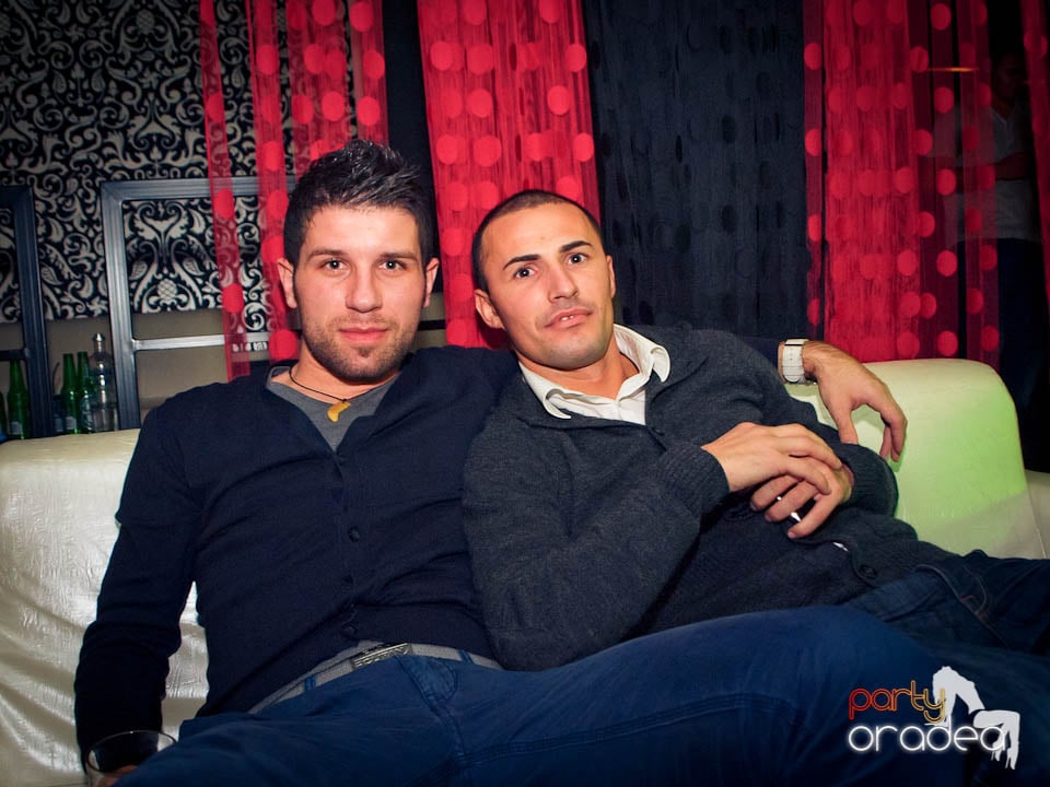 Petrecerea continuă în Club Life,