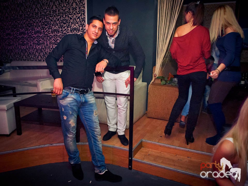 Petrecerea continuă în Club Life,