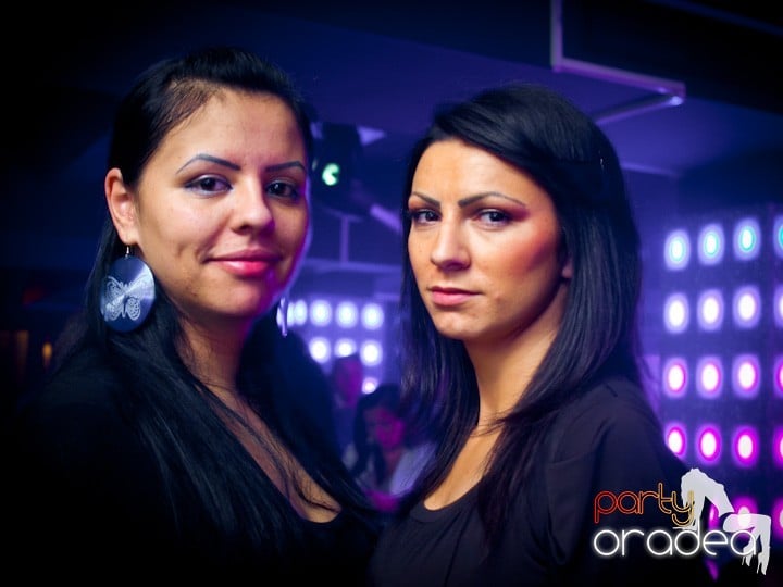 Petrecerea continuă în Club Life,