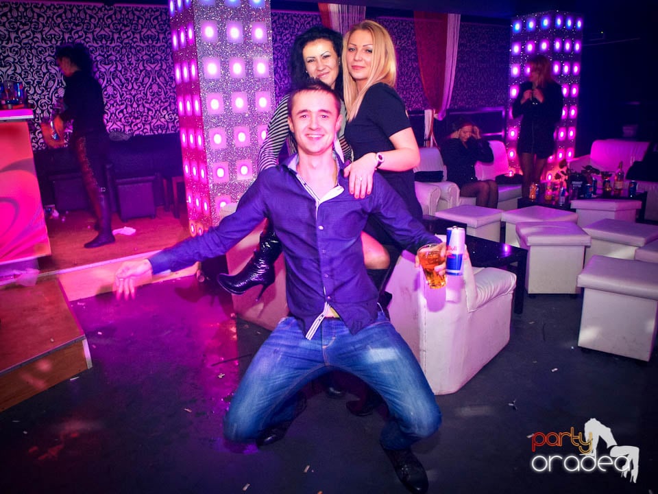 Petrecerea continuă în Club Life,
