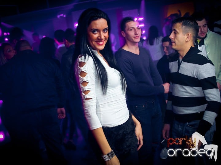 Petrecerea continuă în Club Life, 