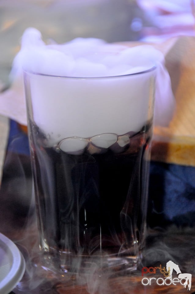 Petrecerea continuă în Club Life, 