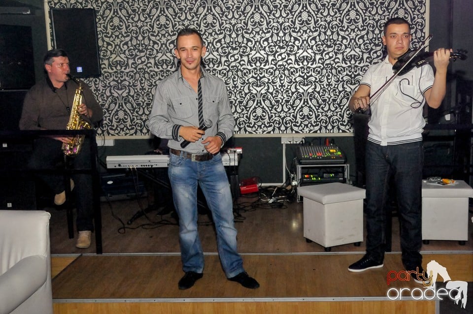 Petrecerea continuă în Club Life, 