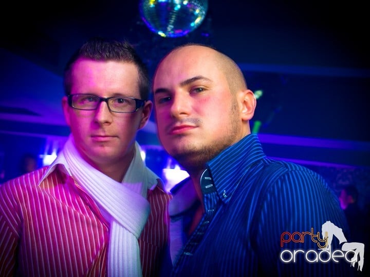 Petrecerea continuă în Club Life,