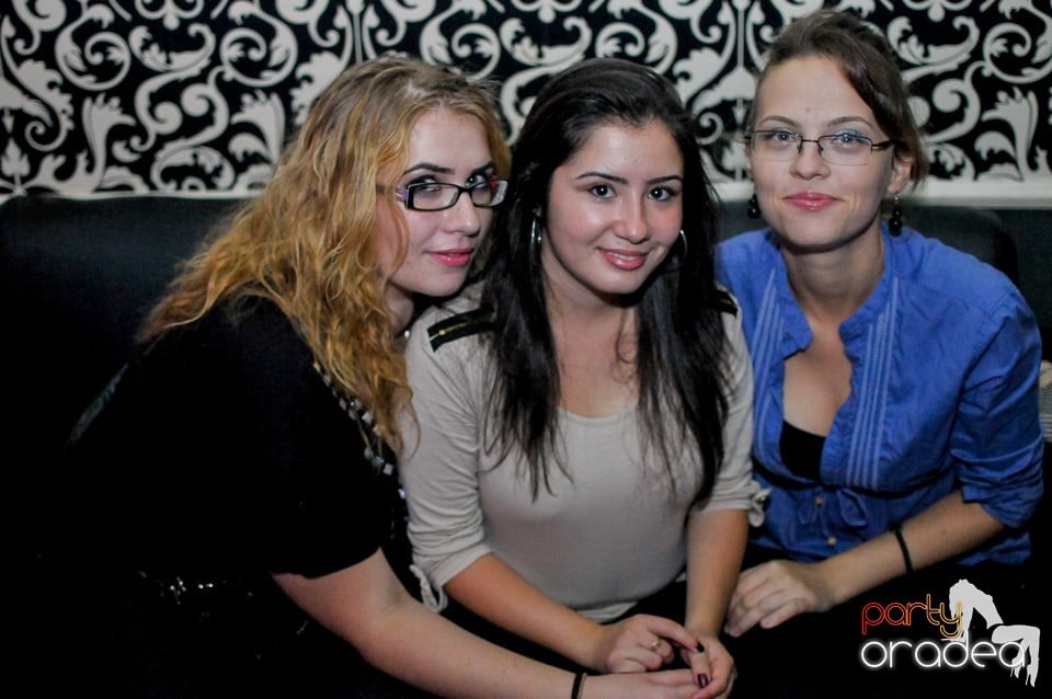 Petrecerea continuă în Club Life, 