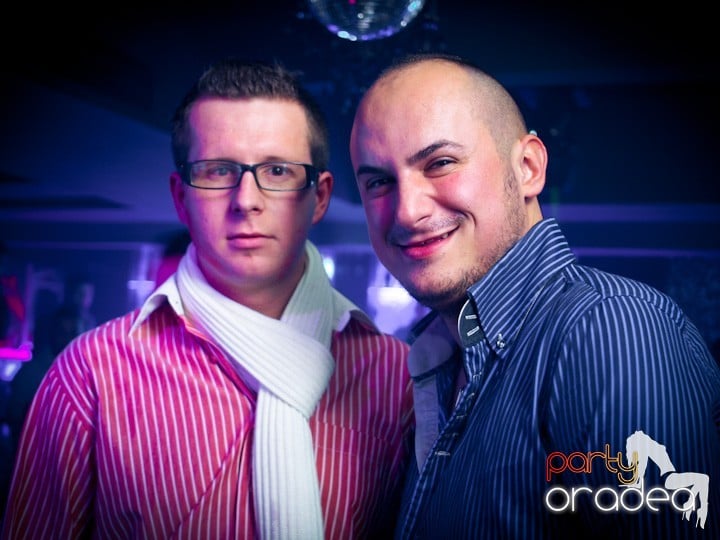 Petrecerea continuă în Club Life,