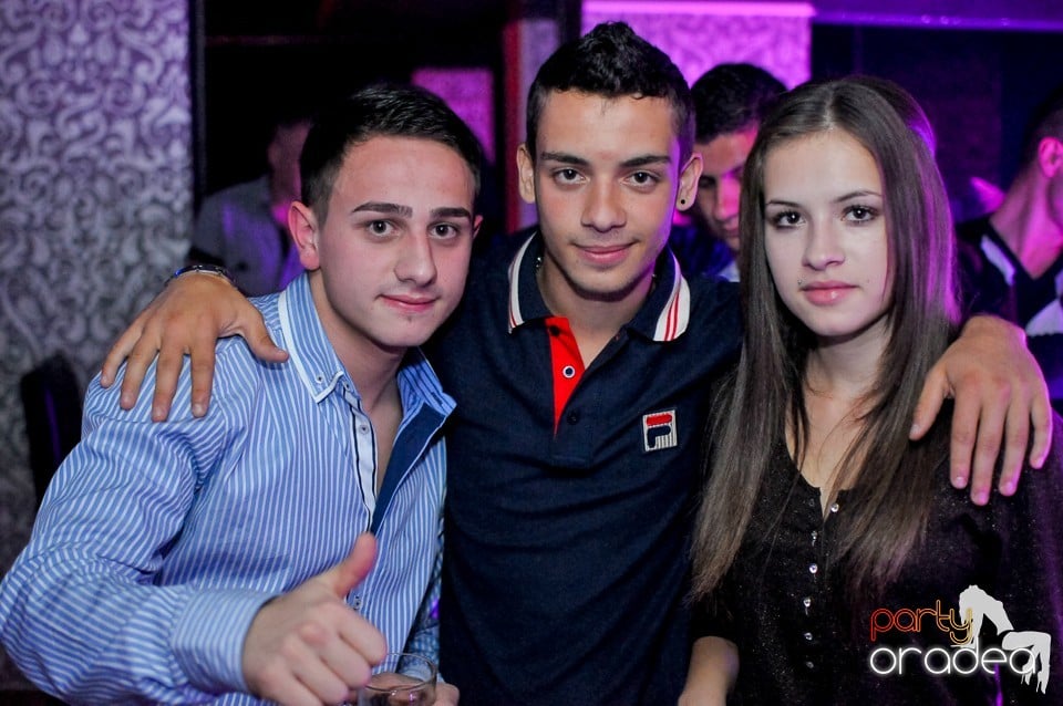 Petrecerea continuă în Club Life, 