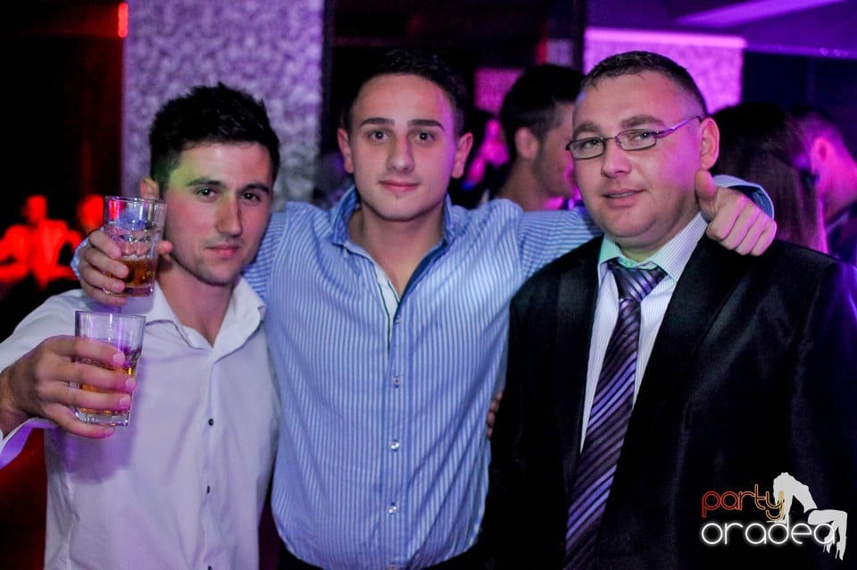 Petrecerea continuă în Club Life, 