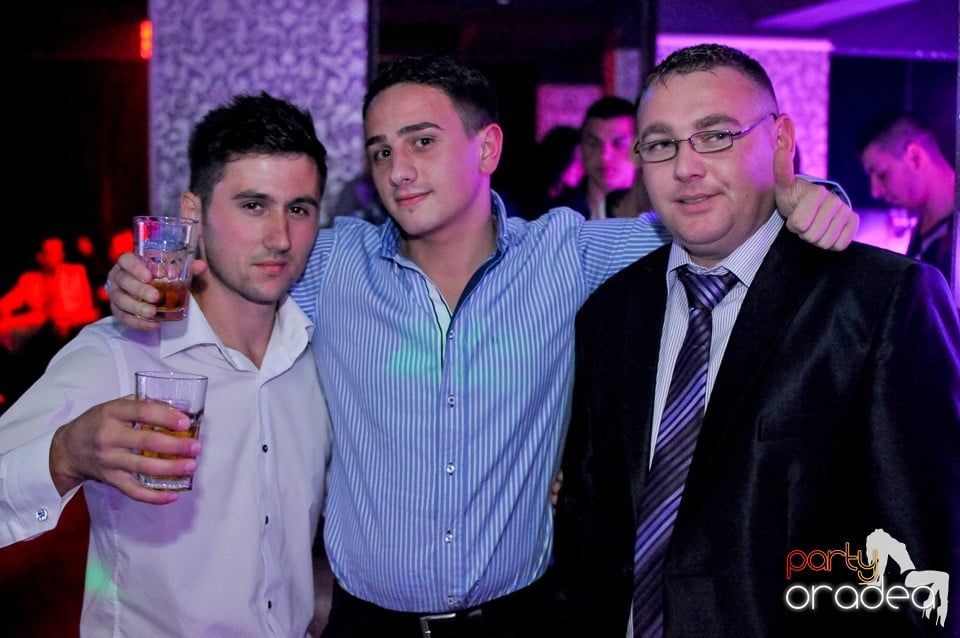Petrecerea continuă în Club Life, 