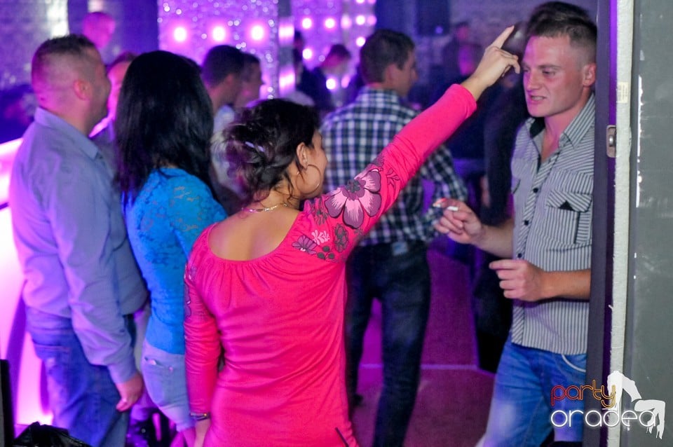 Petrecerea continuă în Club Life, 