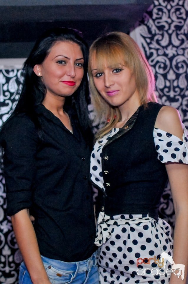 Petrecerea continuă în Club Life, 