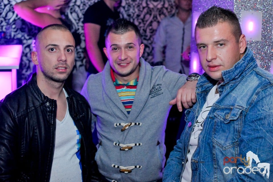 Petrecerea continuă în Club Life, 